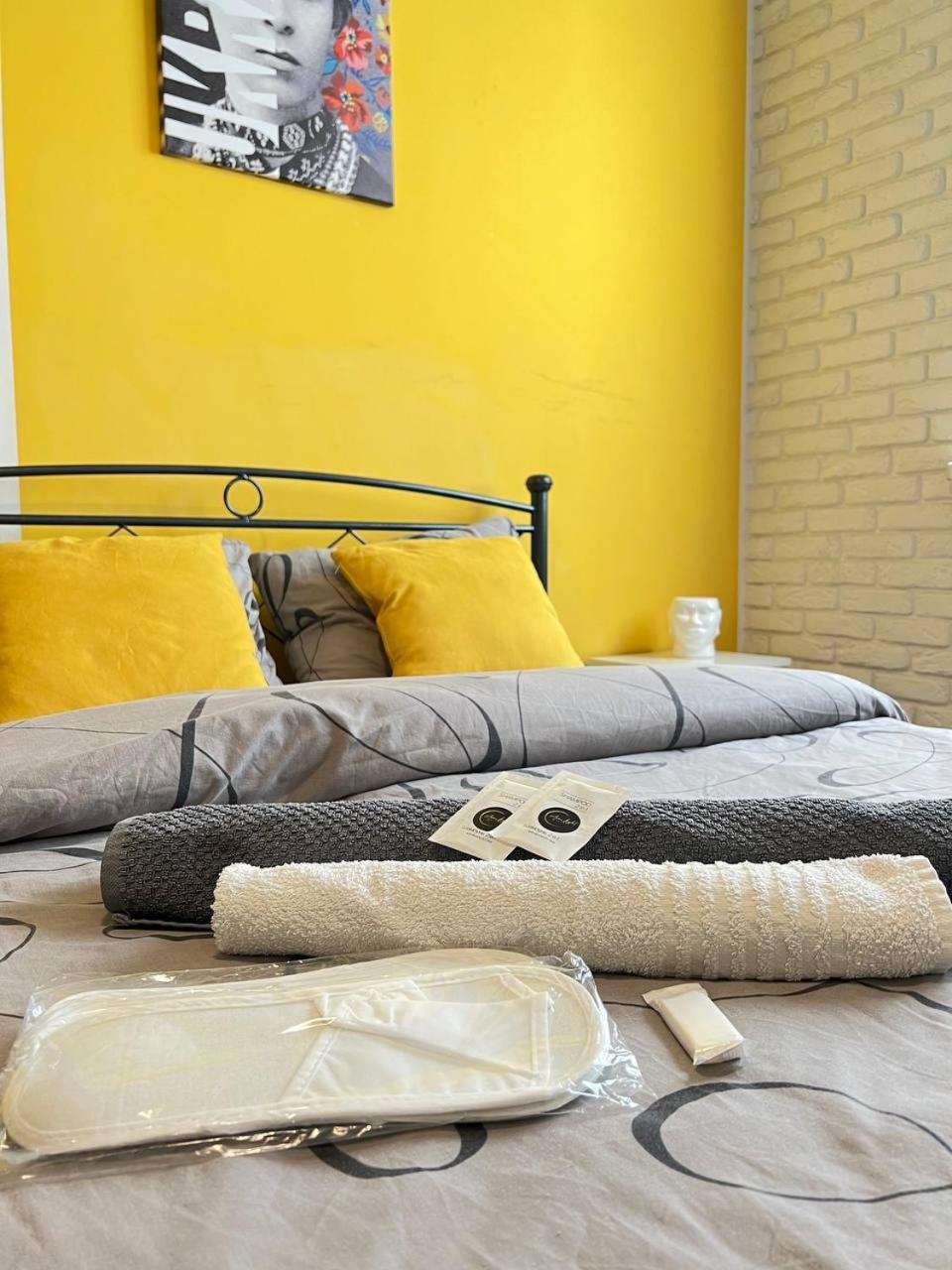 Moonlight Hostel Lviv Exterior photo